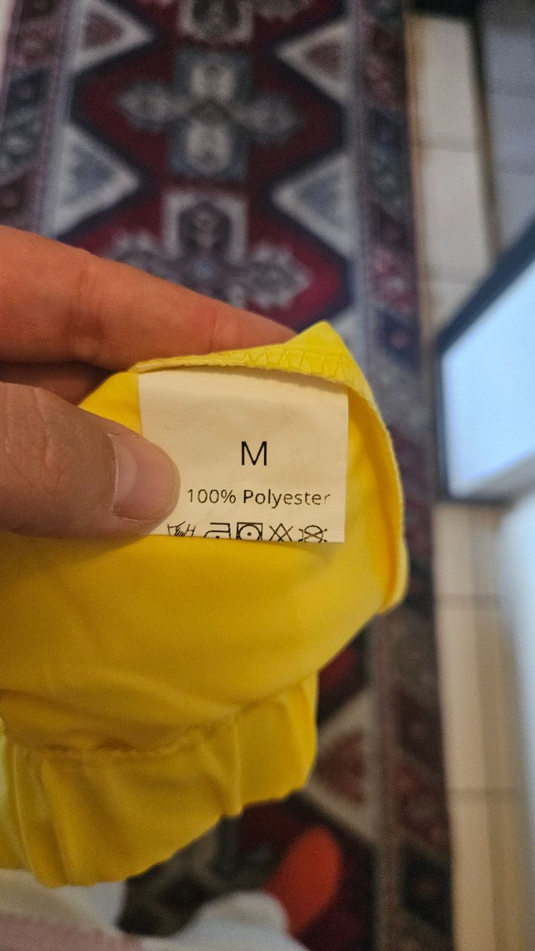 Pantaloni: Pantaloncini gialli tg.M poliestere – Usato da Melano venduto da H-Sara 2