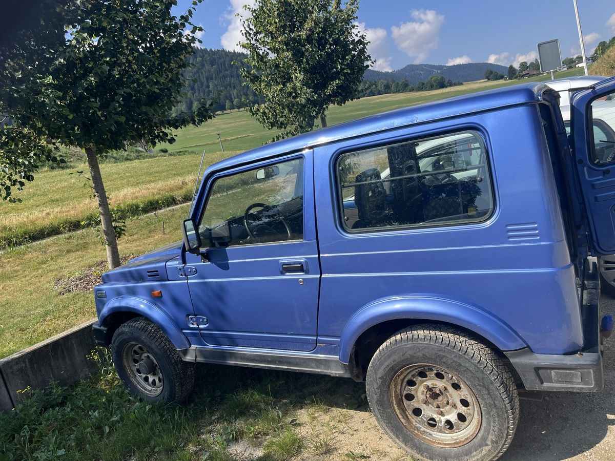 Suzuki Autos: Suzuki 30km/h – Gebraucht aus St-Sulpice NE von Jason2123