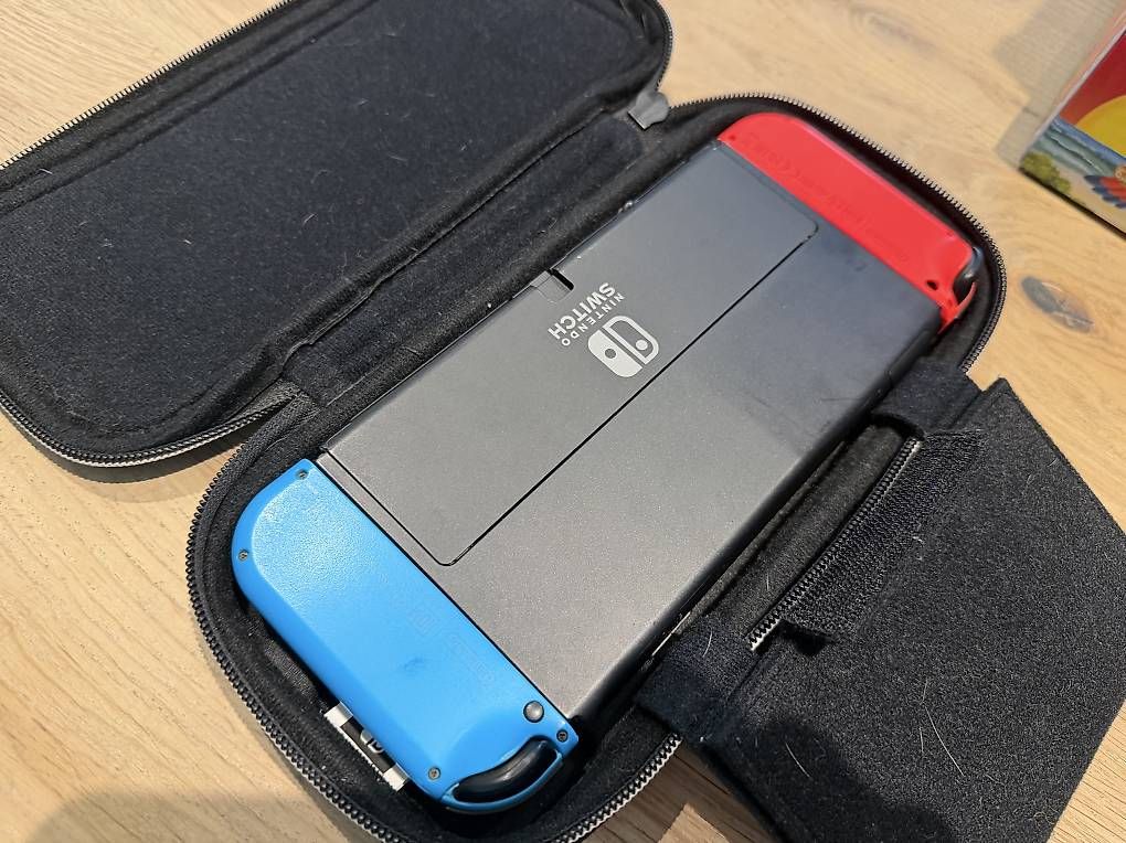 Nintendo Konsolen: Nintendo Switch 1 – Gebraucht aus Horgen von xoana 1