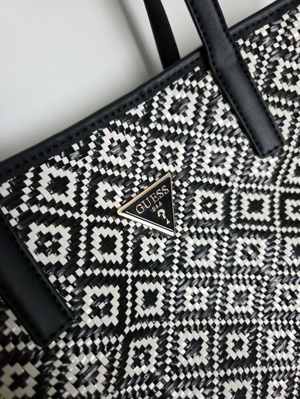 Guess Borse da donna: Guess Shopper Tasche – Usato da Thun venduto da Ray7ka 1