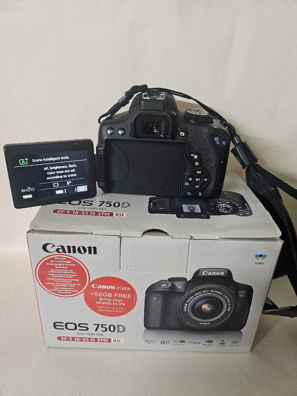Canon Fotocamera: Canon EOS 750D DSLR Camera Kit w/ 18-55mm  – Usato da Grosswangen venduto da Telepathy 2