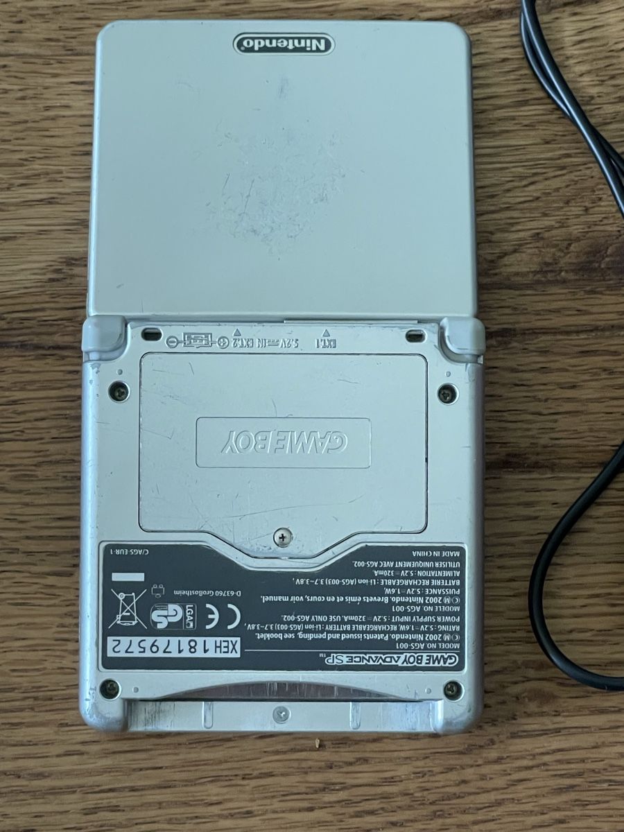 Nintendo Console: Game Boy Advance SP AGS-001 Silber mit Ladekabel – Usato da Zuerich venduto da Dorsi 1