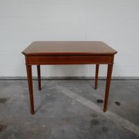 Antiker Tisch aus Nussbaumholz mit Schublade HE142