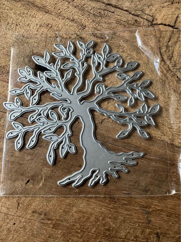 Sciablone: Neue, grosse  Stanzschablone  Baum – Nuovo e nell'imballaggio originale da Effretikon venduto da wenuss 1