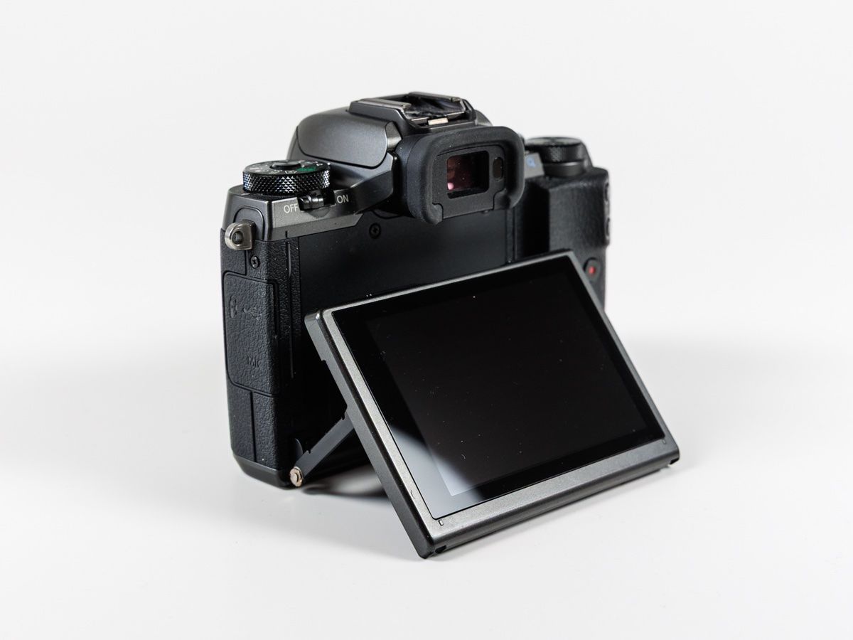 Canon Fotocamera: Canon EOS M5 + Bücher – Usato da Sennhof venduto da chaoscrack 2
