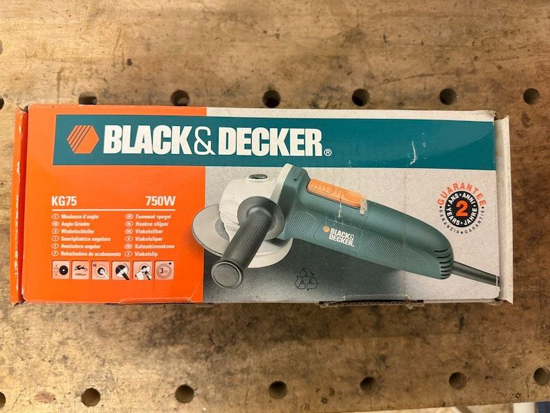 Tutte le macchine: Black&Decker - Winkelschleifer – Usato da Adetswil venduto da Faluna