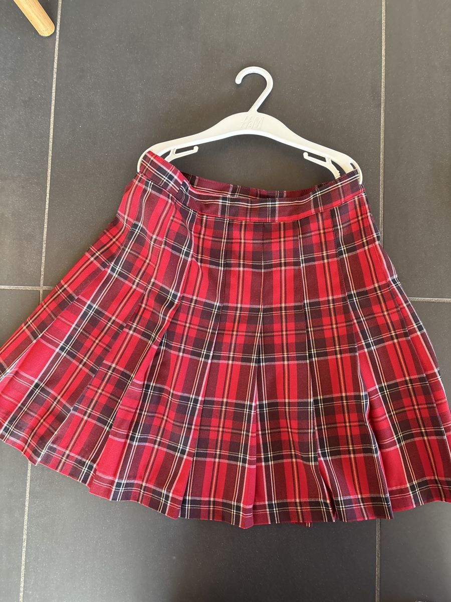 H&M Vestiti & Gonne: H und M Rock ROT Kariert Grösse 164 – Usato da Knonau venduto da ReMaaaan