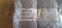 Acrylic Wolle