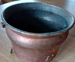 Antiker Kupfertopf mit Füssen - Sehr dekorativ