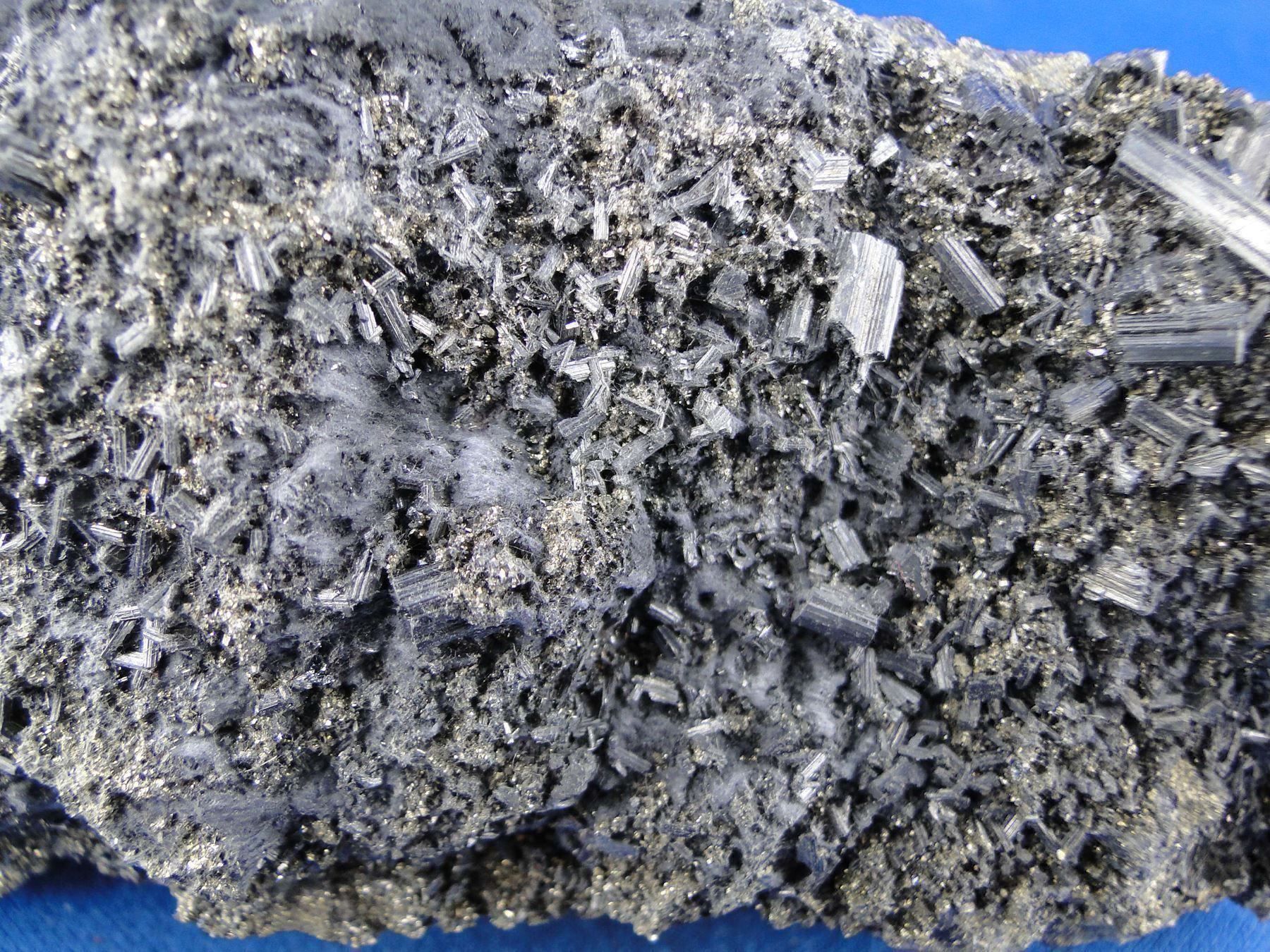 Minerali & Pietre curative: Bournonite auf Matrix mit Pyrit – Usato da Schinznach Bad venduto da Demerald 7