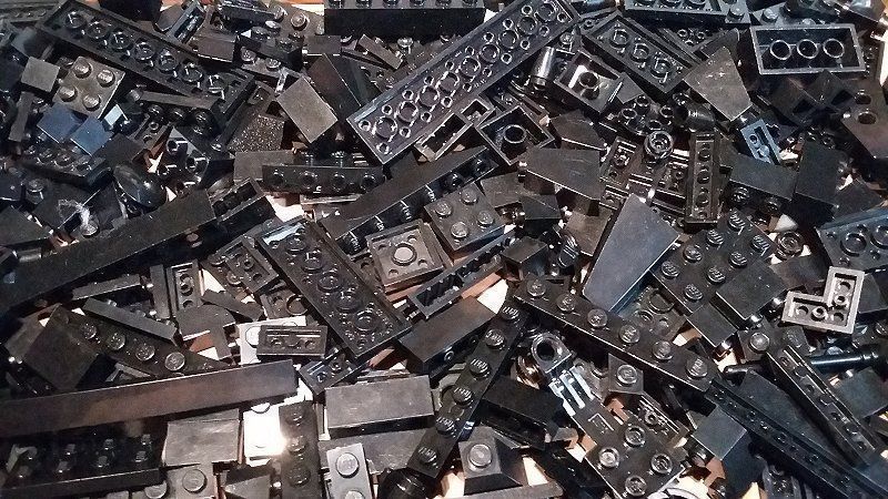 Lego Kit di costruzioni: Lego 280 Schwarze Teile -C27 – Usato da Morges venduto da cardeman61