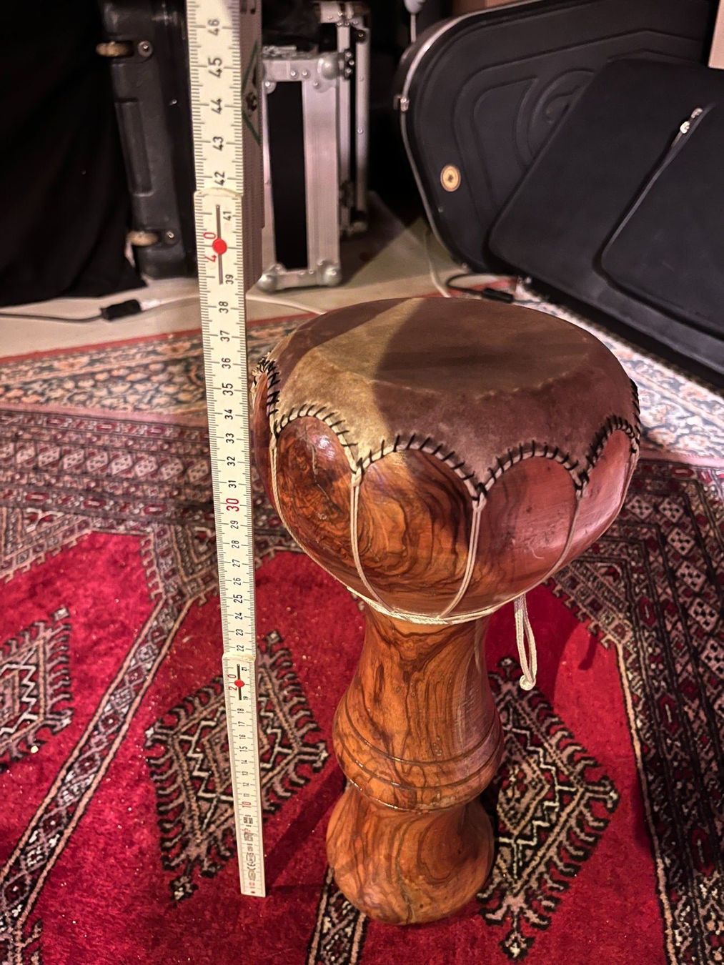 Instruments de musique: Orientalische Trommel – Défectueux à Bern par PJB