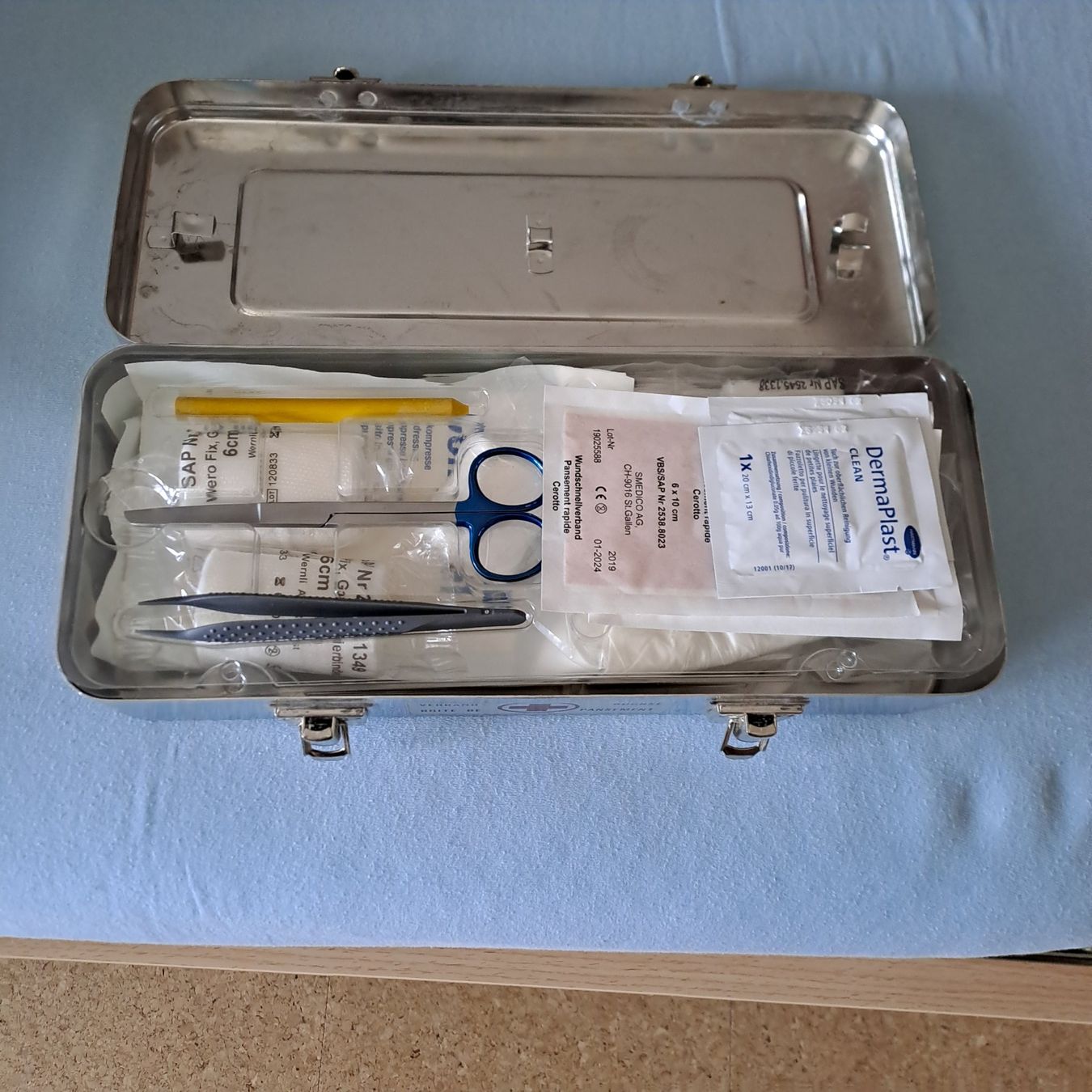 Kit di pronto soccorso: Verbandbüchse Armee – Nuovo (secondo la descrizione) da Gipf-Oberfrick venduto da Mig_29 1