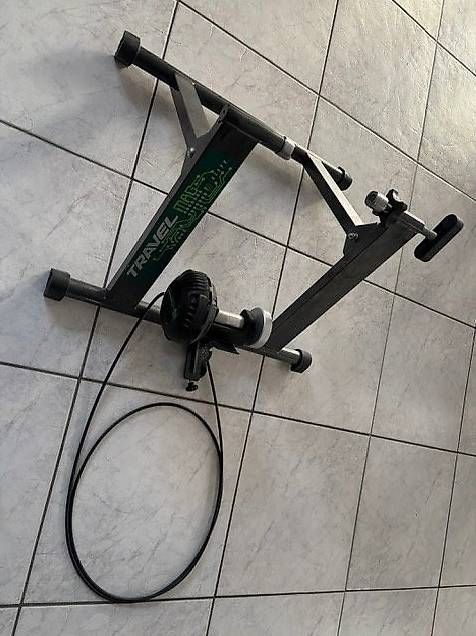 Hometrainer: Velo-Trainingsrolle Travel MAG – Gebraucht aus Henggart von Swif 2
