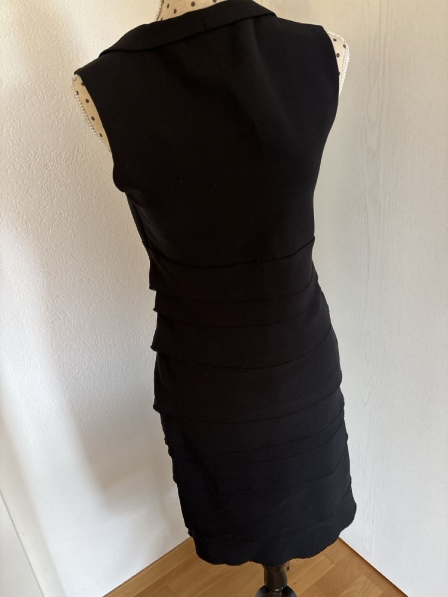 Vestiti: Rinascimento ruffle Black Dress, Size M, – Nuovo (secondo la descrizione) da auvernier venduto da Vine101 1