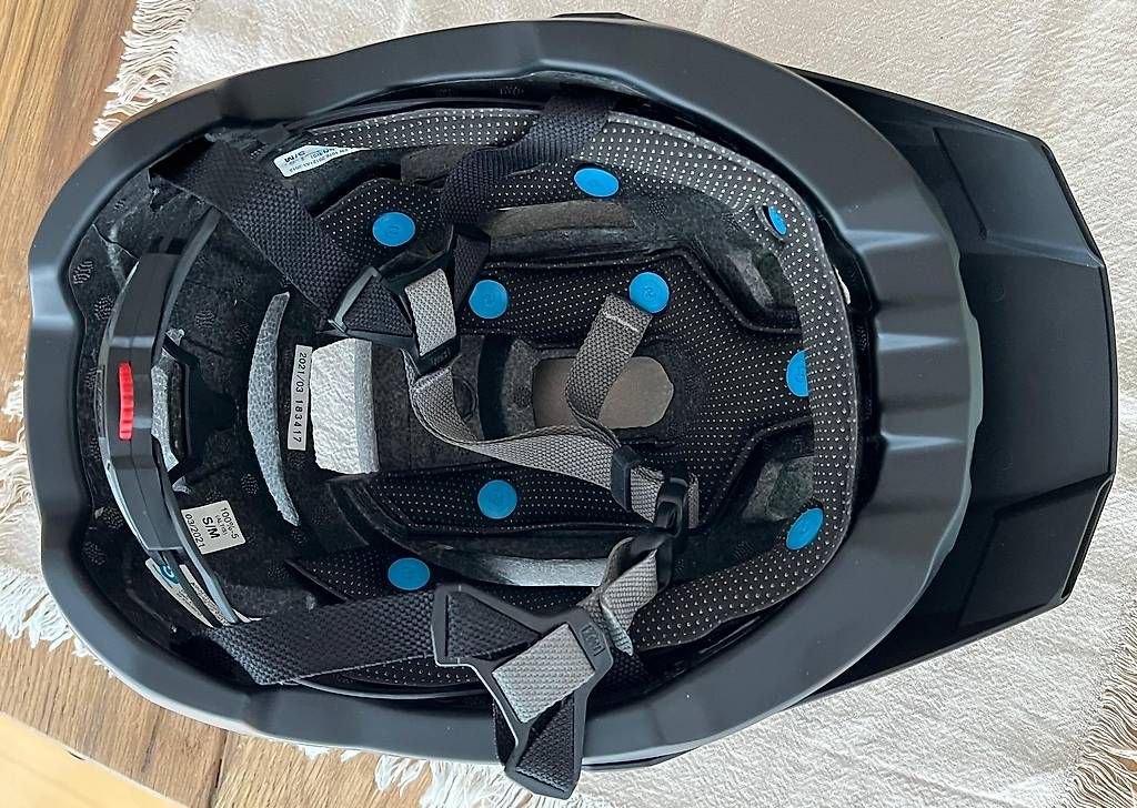 Caschi: Neue Helm Altis Grosse S /M – Usato da Balgach venduto da ste_wqc7 2