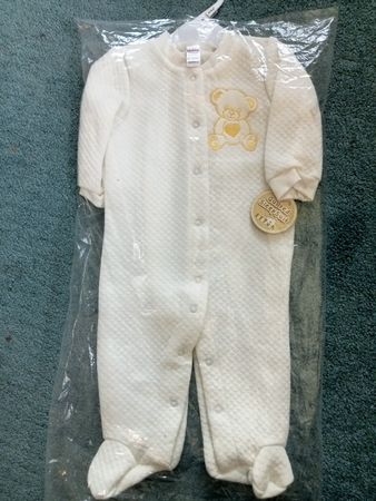 Sehr süsser Faserpelz-Schlafanzug für Babys, Grösse 3-6 Mt.