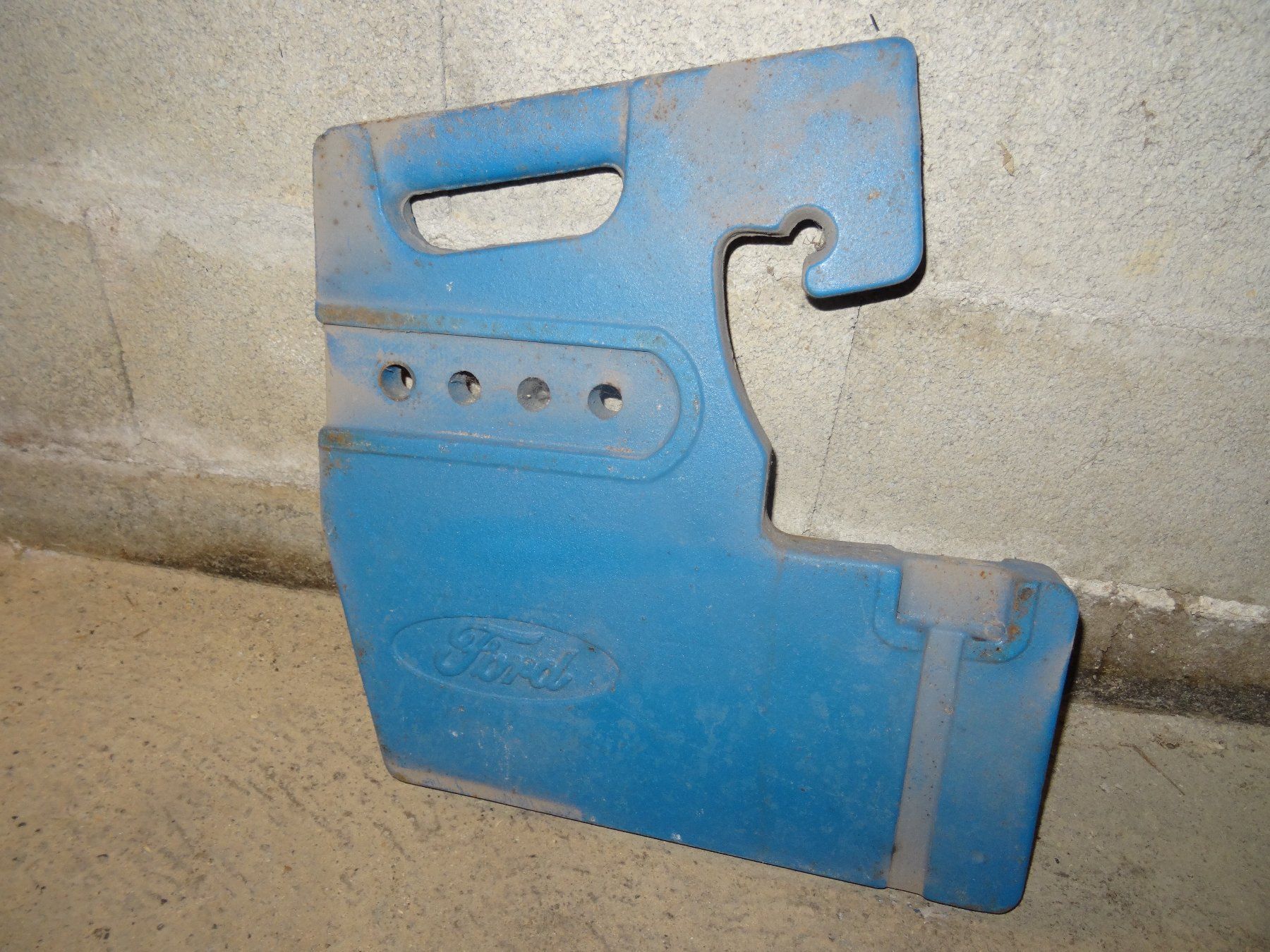 Ford Trattori: Masse avant Ford Frontgewicht – Usato da Reinach BL venduto da Wale1957