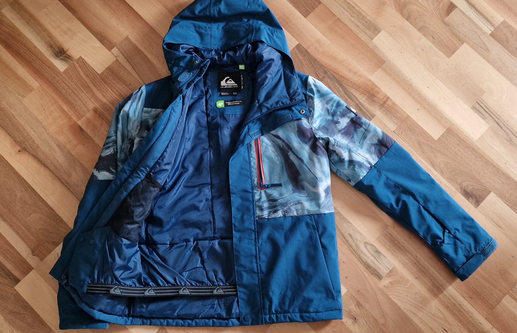 Vestes & Manteaux: Skijacke Quiksilver – D'occasion à Bäretswil par isa_gk9g