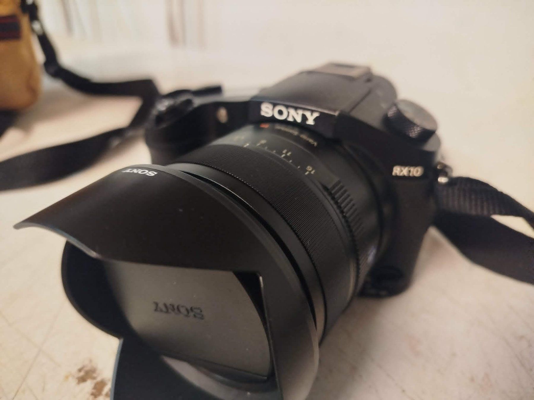 Sony Fotocamera: Sony RX10 – Usato da La Chaux-de-Fonds venduto da Emmaus2300CDF 4