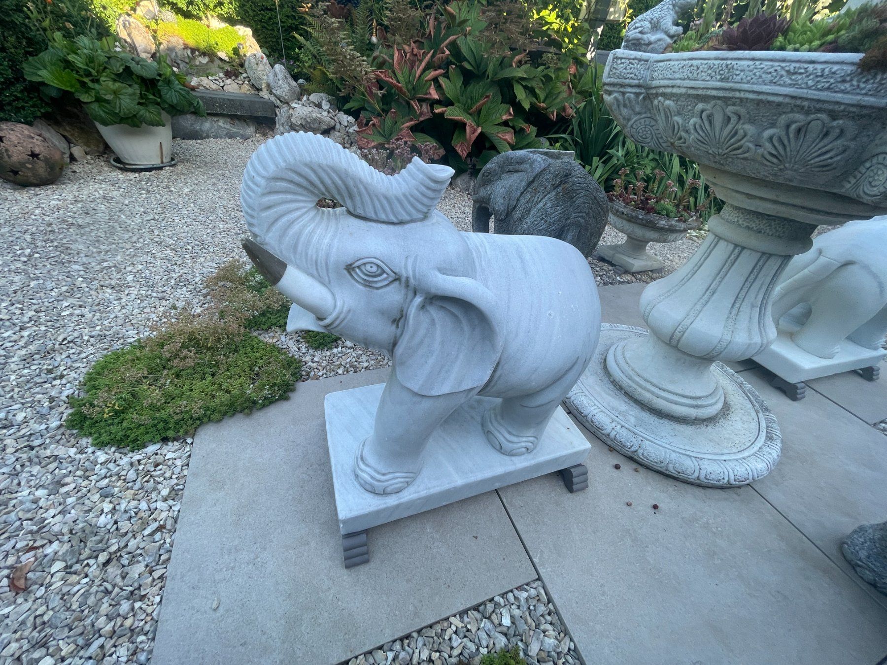 Sculture & Statue: 2x Marmor Elefanten für Garten – Usato da Stadel venduto da Supersaver 5