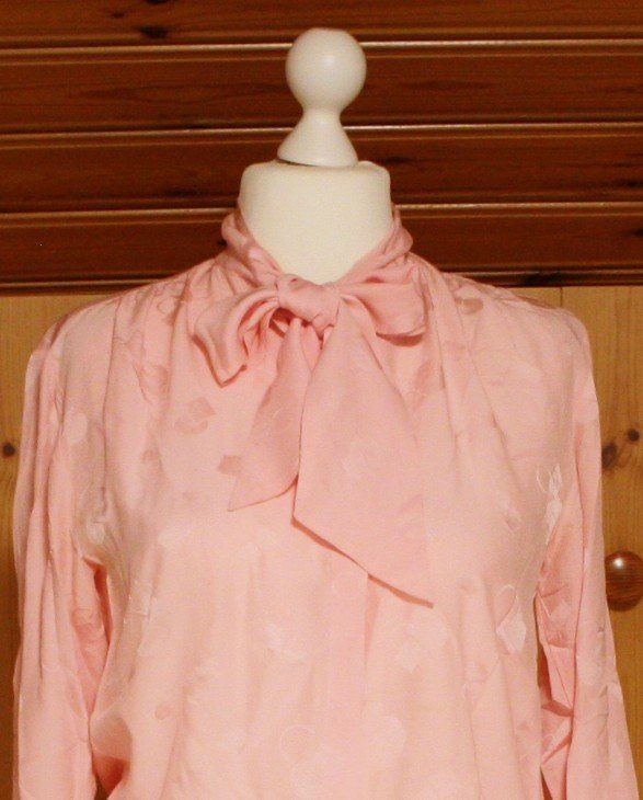 Camicette: Bluse CHAQUE - FOIS Seide rosa Gr. 38 – Usato da Flüelen venduto da Diversicum-Vintage 1
