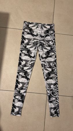 Coole neue Tarn Leggings Grösse S - Perfekt für den Sport!