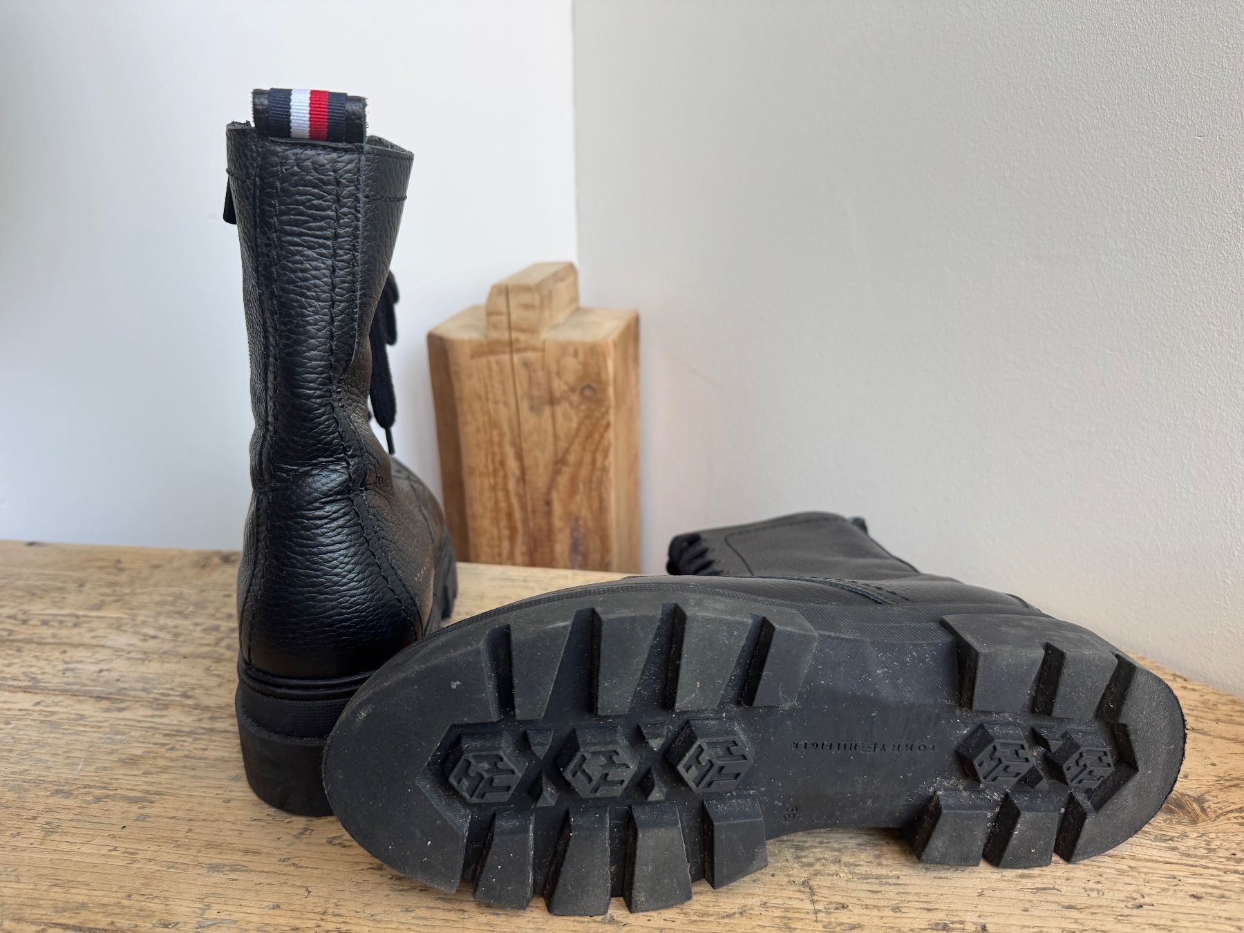 Tommy Hilfiger Scarpe da donna: Tommy Hilfiger Stiefel Gr. 39 – Usato da Oberried Brienz venduto da Susie1988 1