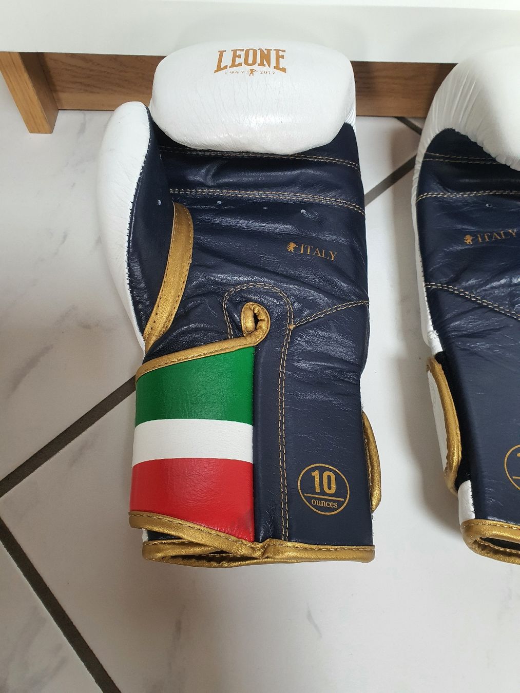 Handschuhe & Handstulpen: Boxhandschuhe LEONE Grösse 10/L ab CHF 25.-! – Gebraucht aus Ganterschwil von shokobons123 5