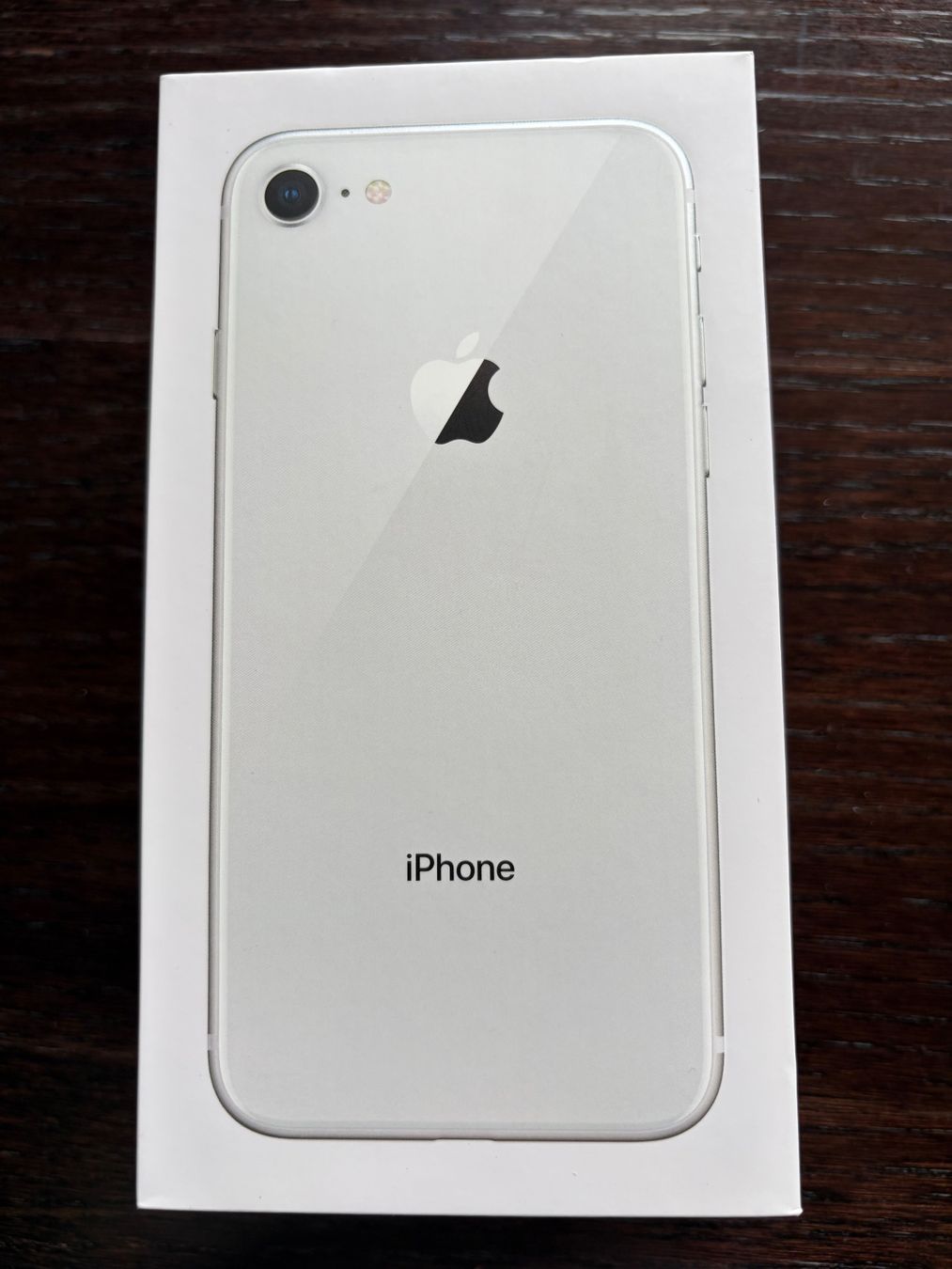Telefoni: IPhone 8, weiss, 64GB – Usato da Herrenhof venduto da Orchidee63