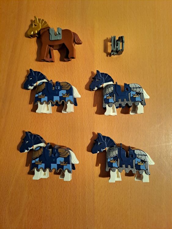 Seltene Lego Ritter Pferde mit Umhang (Gebraucht) in Kestenholz für CHF ...