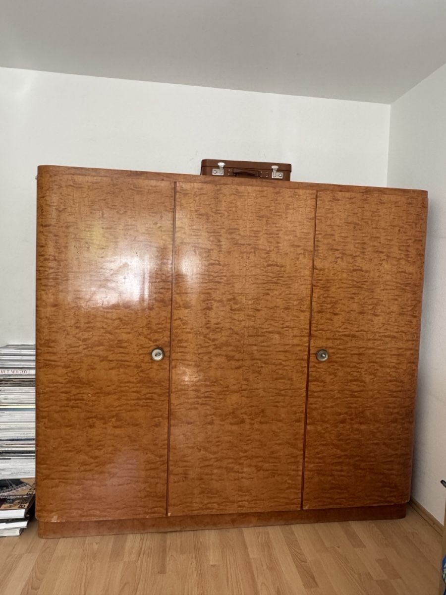 Armadi: Kleiderschrank 30er Holz – Usato da Basel venduto da YanaR10 5