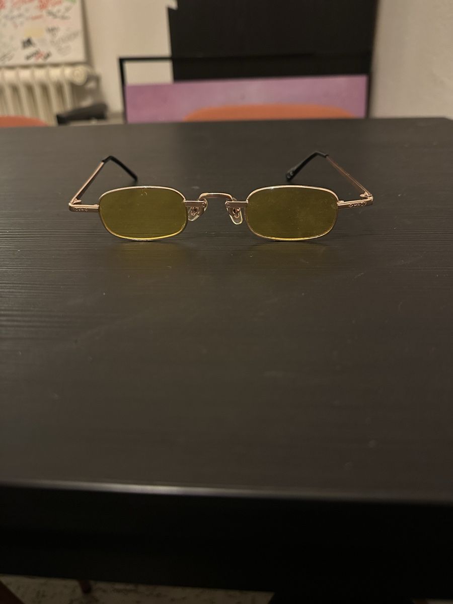 Occhiali & Lenti: Lunettes de soleil – Usato da Lausanne venduto da Tipouze