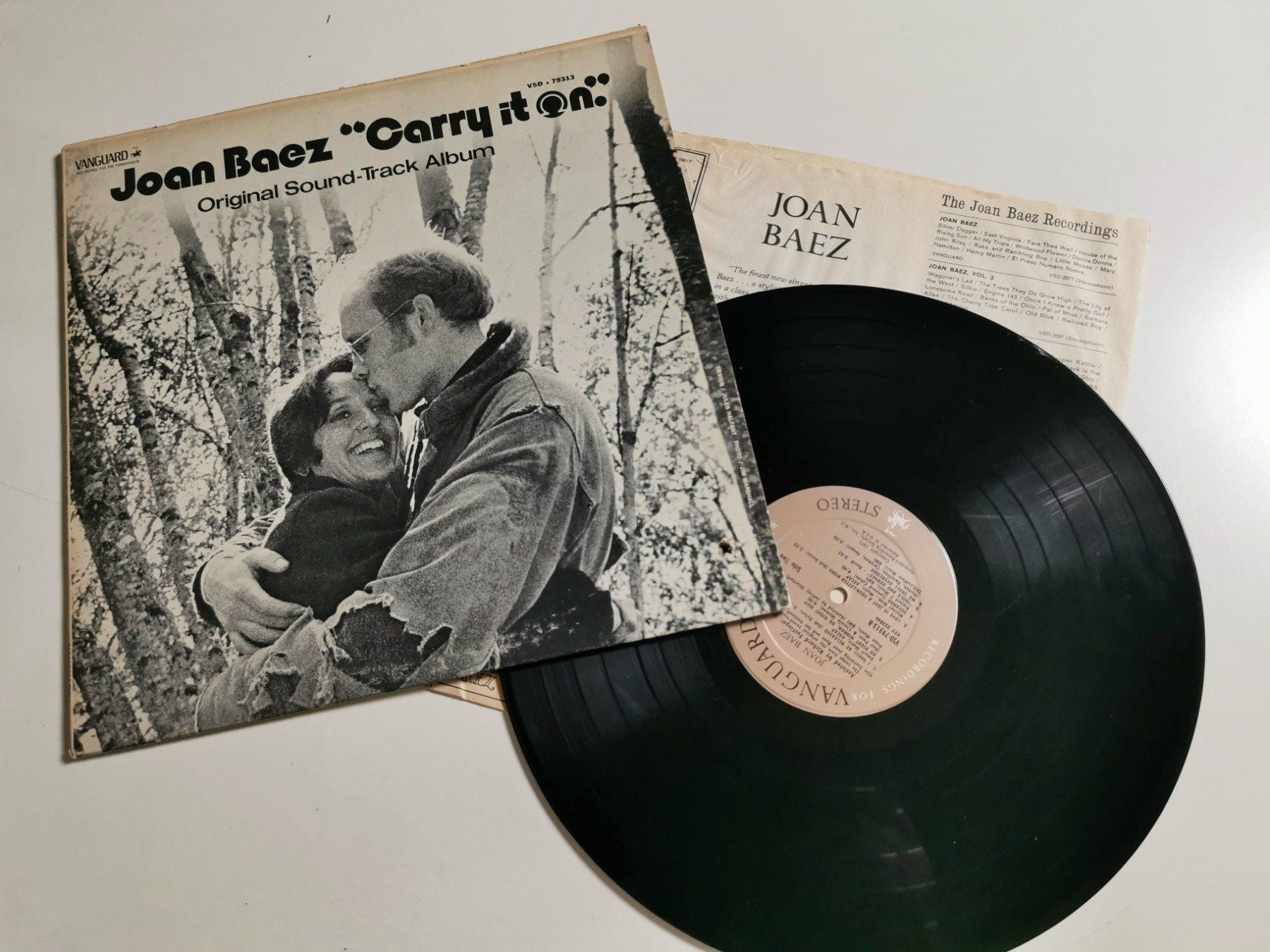Dischi in vinile: JOAN BAEZ - CARRY IT ON – Usato da Grafenried venduto da House-of-Oldies