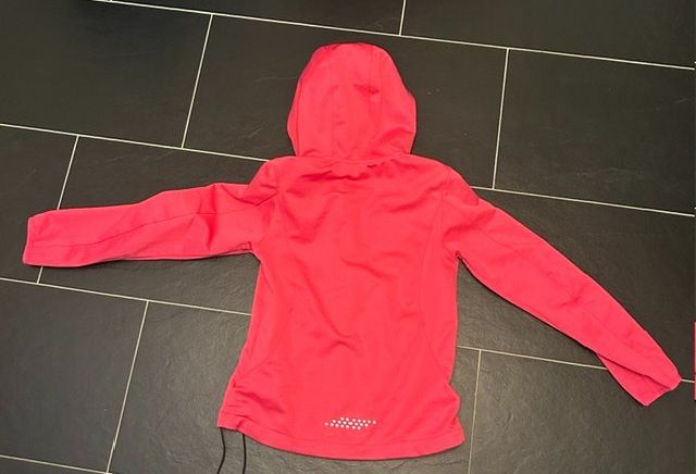 Giacche & Cappotti: Softshell-Jacke - Top Zustand / Grösse 146/152 – Usato da Niederlenz venduto da nad_7g5w 1
