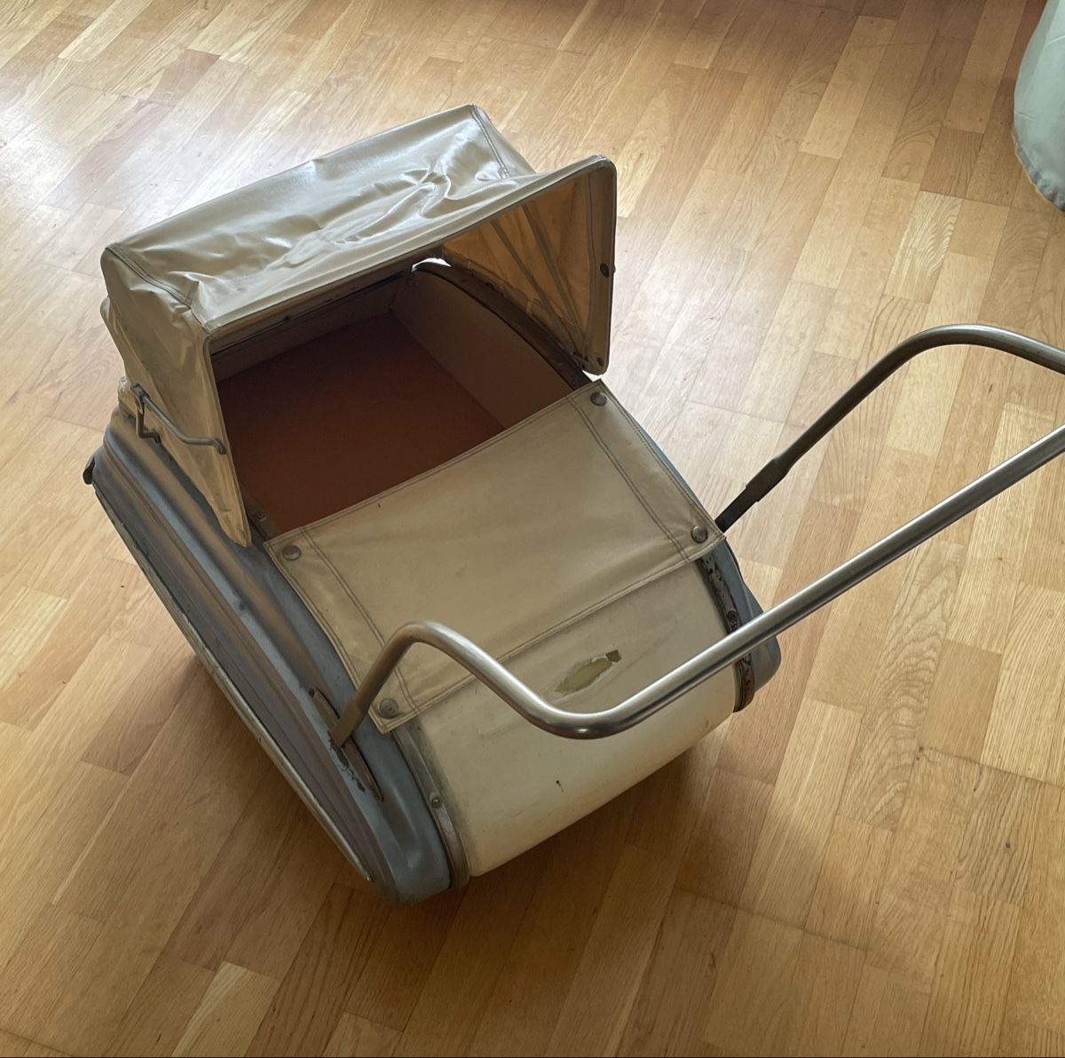 Wisa Gloria Carrozzine per bambole: Wisa Gloria Puppenwagen – Usato da Olten venduto da lumao