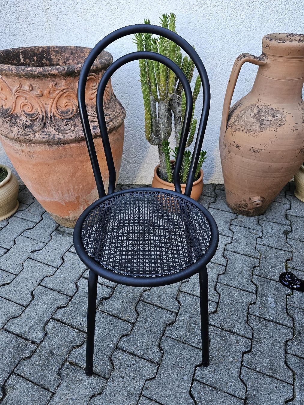 Set di tavolo e panche: Bistrotisch Marmortisch Metallstuhl – Usato da Villnachern venduto da hasta08 2