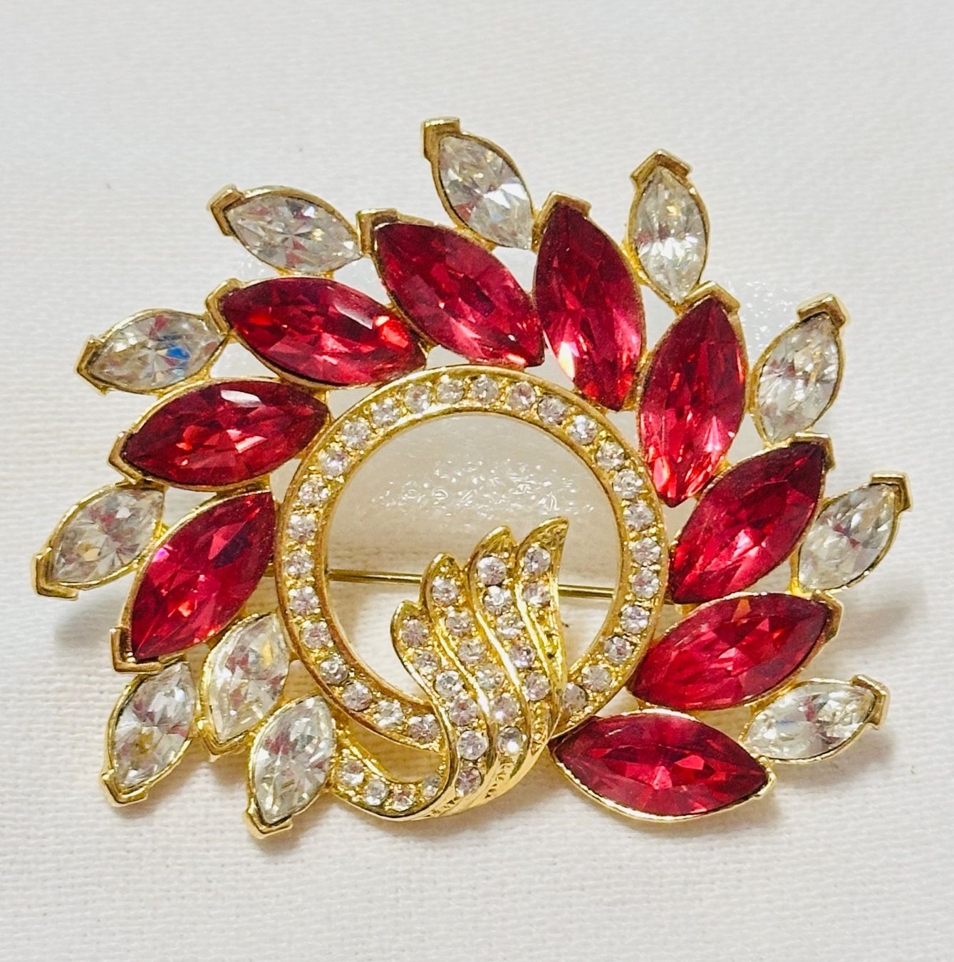Spille & Fermagli: Antike elegante Brosche mit Strasssteinen, ca. 1940 – Usato da Oberrüti venduto da siyito