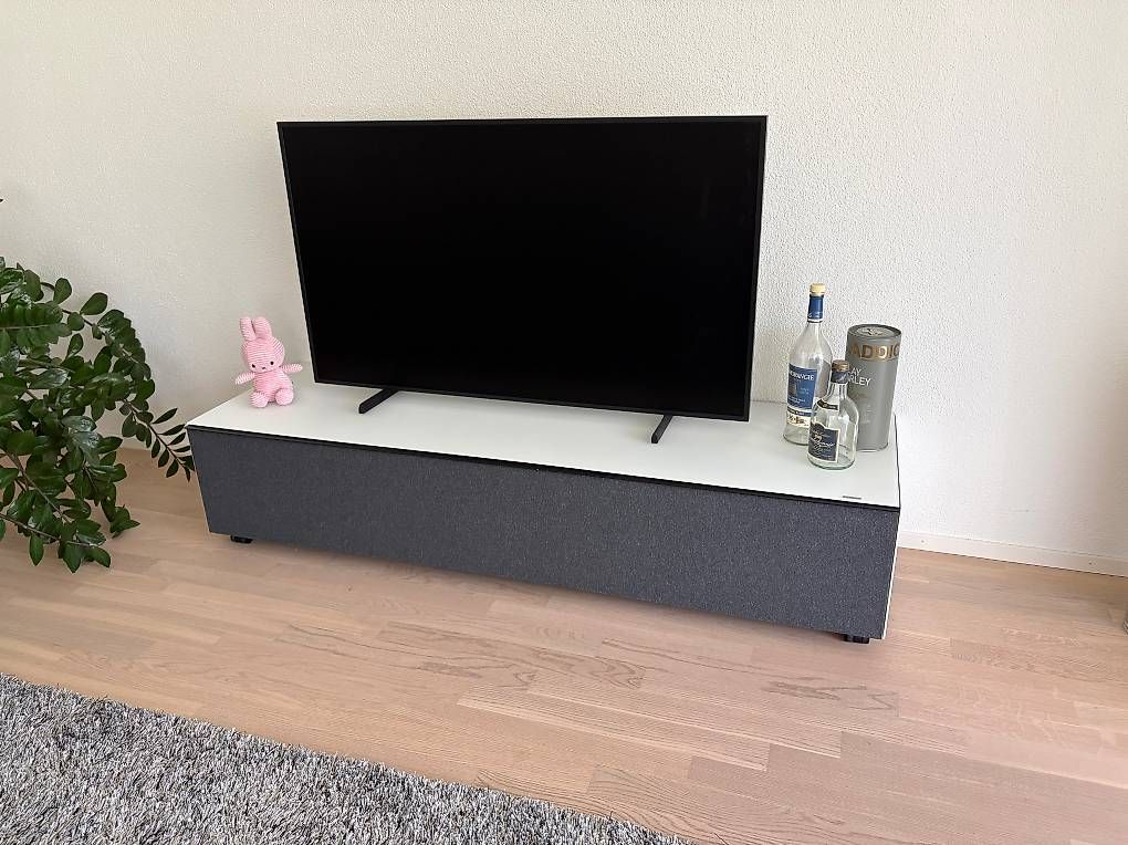 Spectral Mobili TV: Spectral TV-Möbel / Design-Sideboard aus Milchglas – Usato da Gunzwil venduto da M9