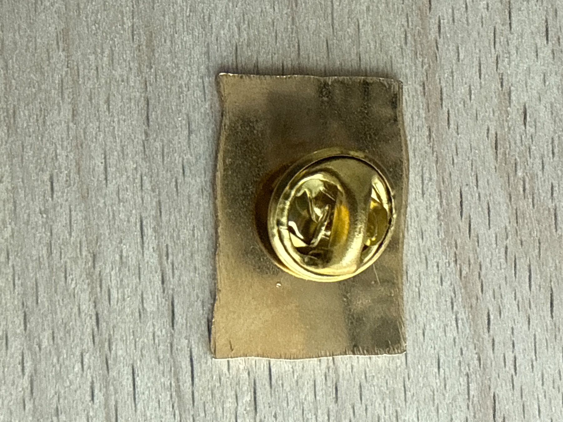 Sugus Placchette & Badge: Pin Sugus – Usato da Glattbrugg venduto da Schweigmatt 1