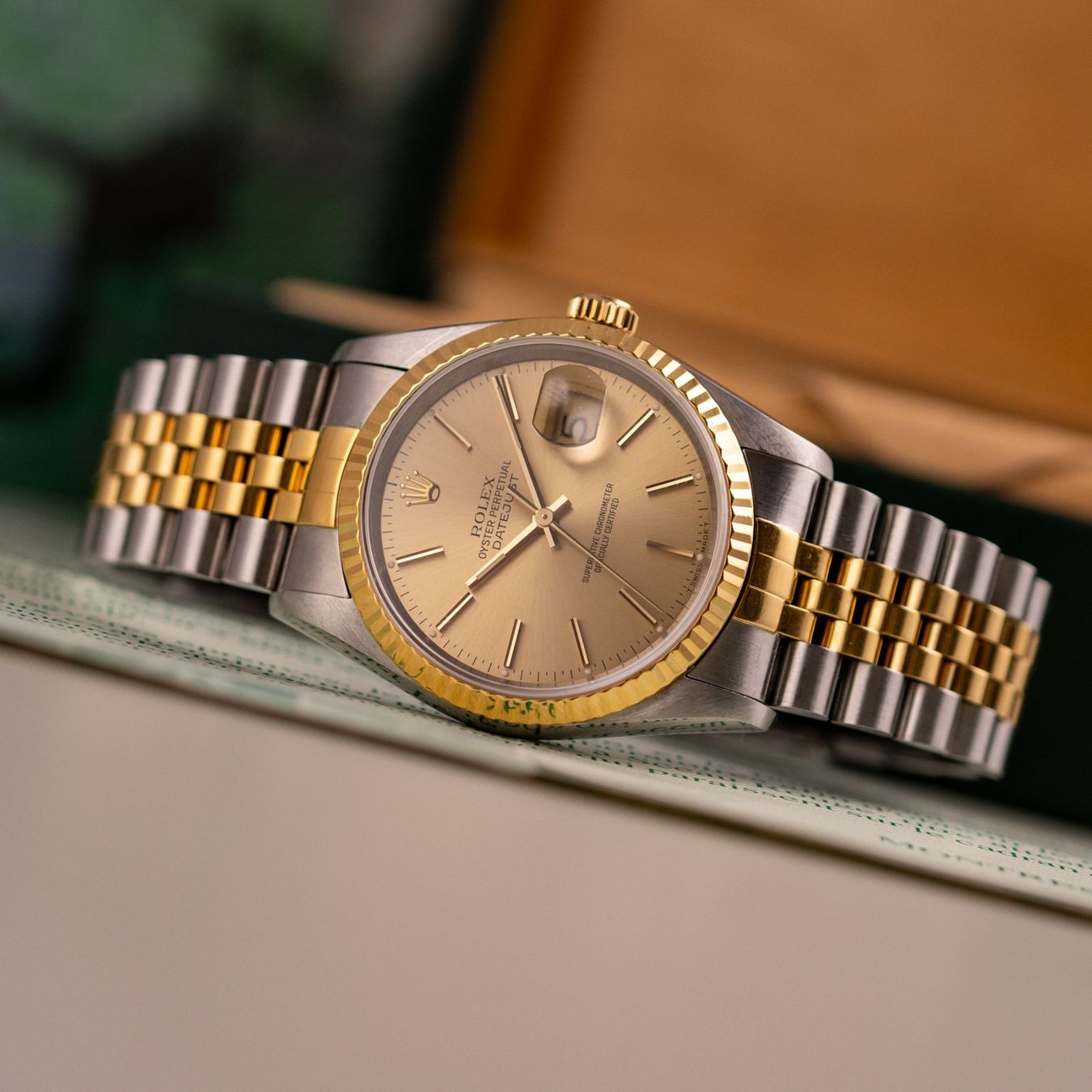 Rolex Orologi: Rolex Datejust 36/ 16233 / 1996 / Champagne Dial / Full Set – Usato da Luzern venduto da PrimeSwissTime 3