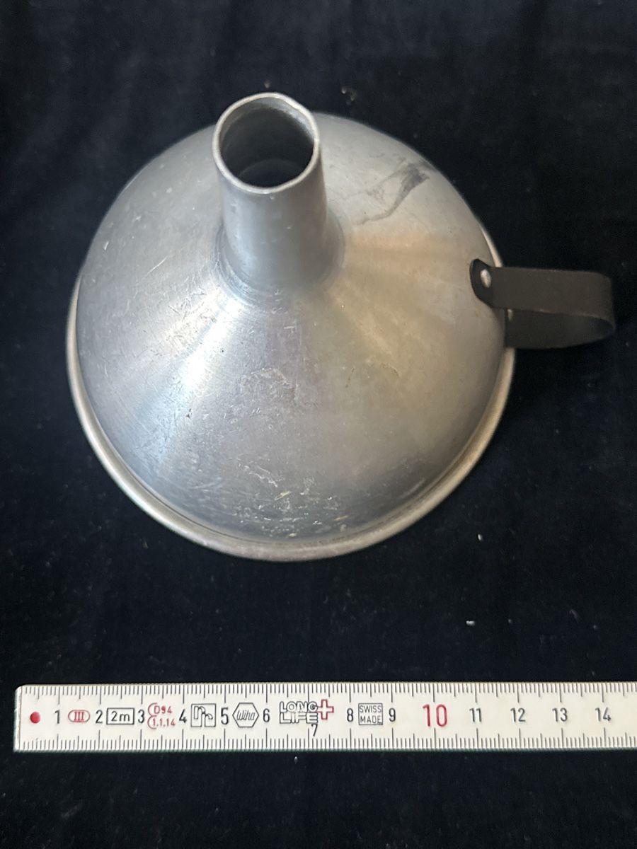 Altri elettrodomestici e apparecchi d’epoca: Grosser Einmach-Trichter, Aluminium, Vintage – Usato da Zürich venduto da Chaeffeler 3