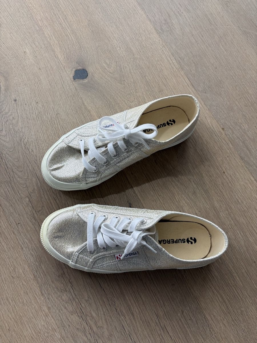 Superga Damenschuhe: Superga Sneaker Silber Glitzer Gr. 38 – Gebraucht aus Rüttenen von Peace61 1