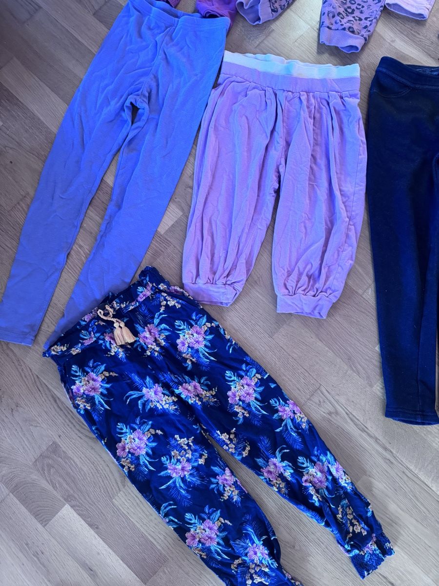 Collant & Leggings: 8 Mädchen Leggings / Trainer 134/140 – Usato da Wädenswil venduto da dor_ddx7 1