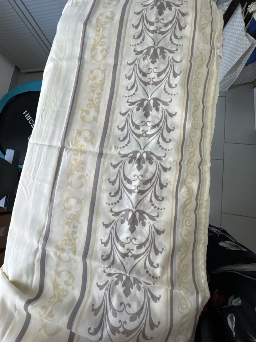 Tutte le decorazioni: Tischdecke Tischtuch mit schönem Barockmuster – Nuovo e nell'imballaggio originale da Bellinzona venduto da LuganoBoutique 1