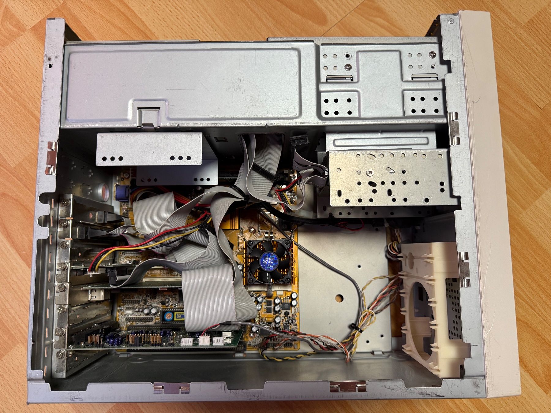 PCs: Retro Computer Amd K6-2 300, 64MB RAM, 8GB HDD, SB Pro – Gebraucht aus Sulgen von thomas_comp 2