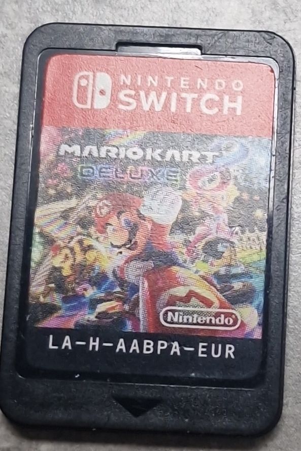 Nintendo Spiele: Mario Kart 8 Deluxe Switch Spiel – Gebraucht aus Herzogenbuchsee von ioa_zcm6