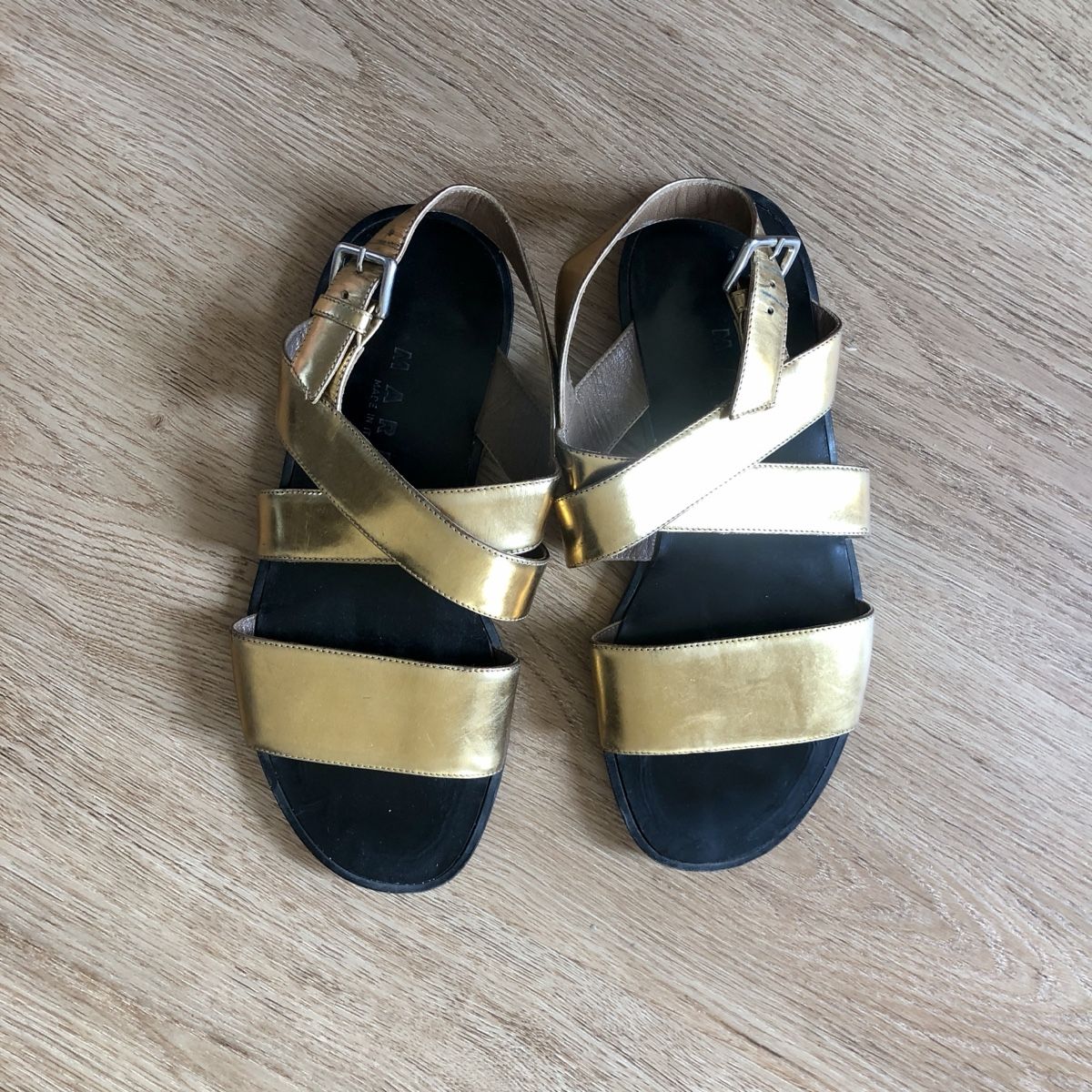 Marni Scarpe da donna: Sandales Marni en cuir doré – Usato da Genève venduto da vic_s9c5