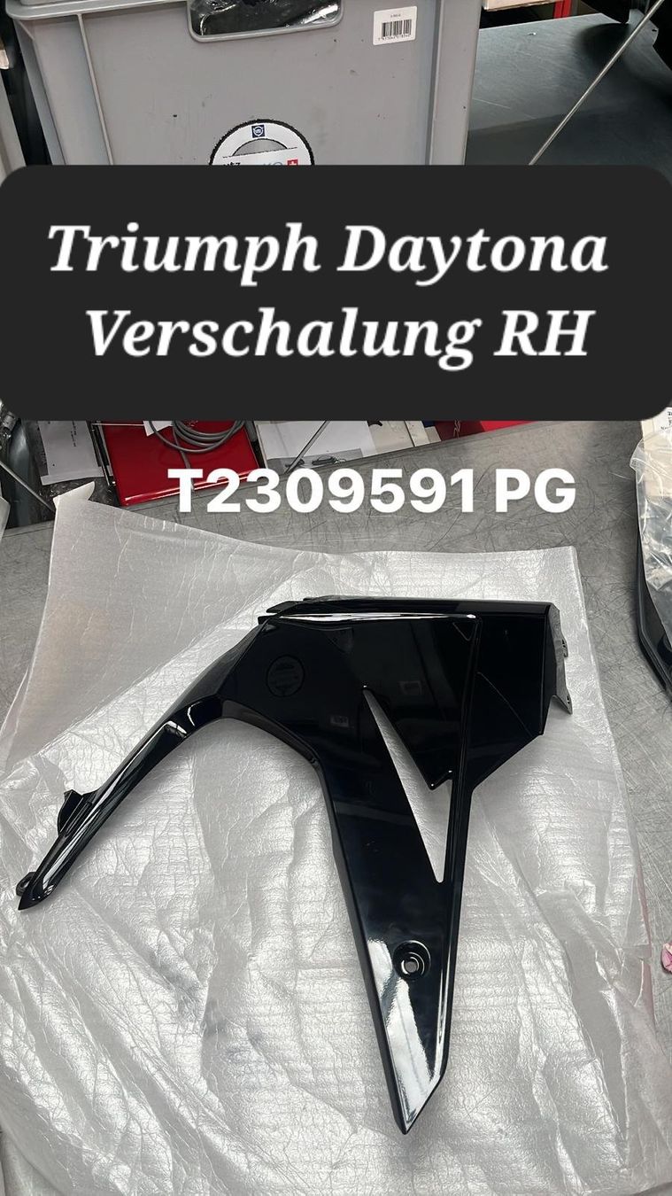 Triumph Tutti i ricambio per moto: Triumph Daytona Verschalung RH  T2309591PG – Usato da Alpnach Dorf venduto da Biker-Lady