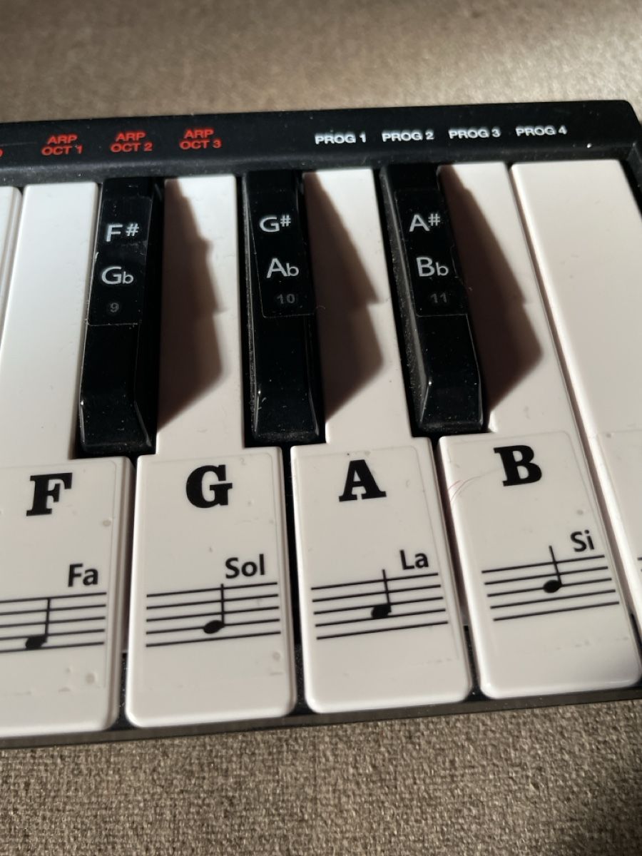 Akai Instruments de musique: AKAI LPK25 Laptop Performance Keyboard USB – D'occasion à Herzogenbuchsee par MOTIVWERK_CH 4